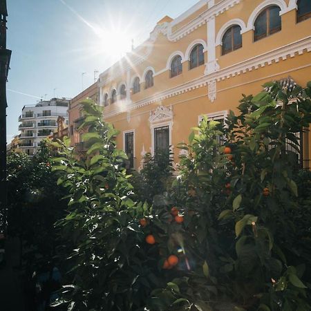 Apartamentos Abreu Suites Sevilla Bagian luar foto